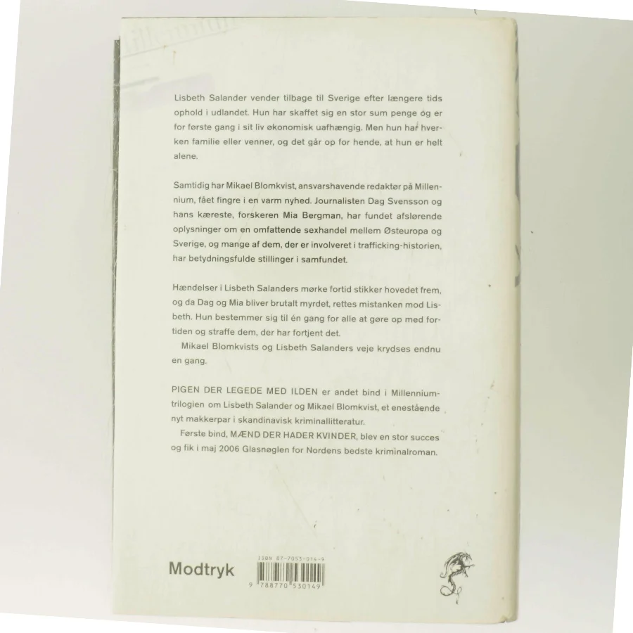 Pigen Der Legede Med Ilden af Larsson, Stieg (Bog)