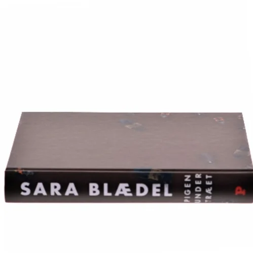 Pigen Under Træet af Sara Blædel (Bog)