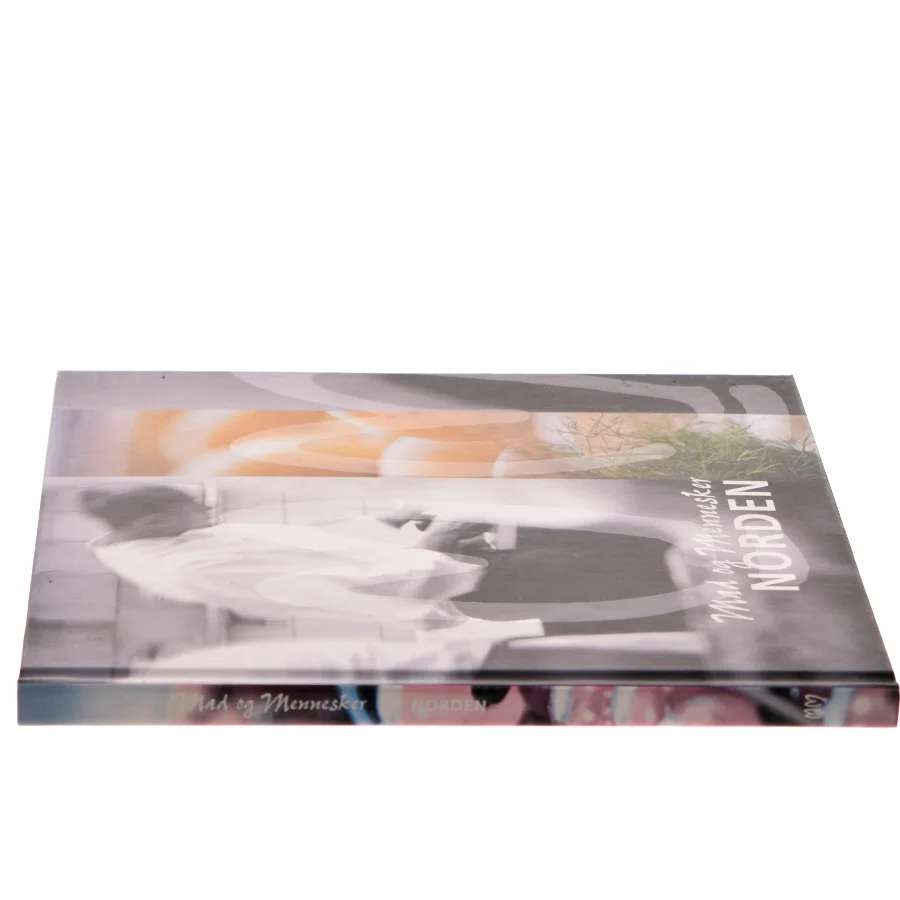 Mad og Mennesker NORDEN af <Bogens forfattere> (Bog)