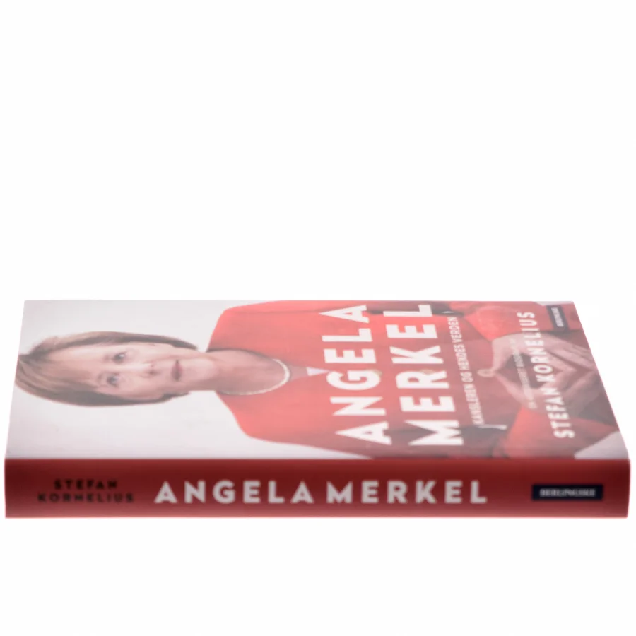 Angela Merkel : kansleren og hendes verden af Stefan Kornelius (Bog)