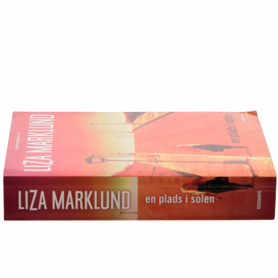 En Plads I Solen af Liza Marklund (Bog)