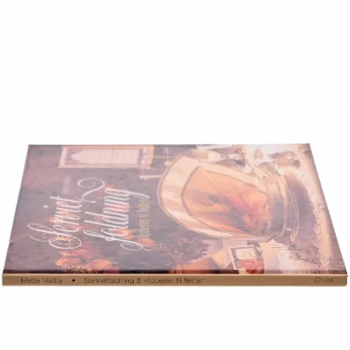 Servietfoldning & klipperier til festen af Mette Nørby (Bog)