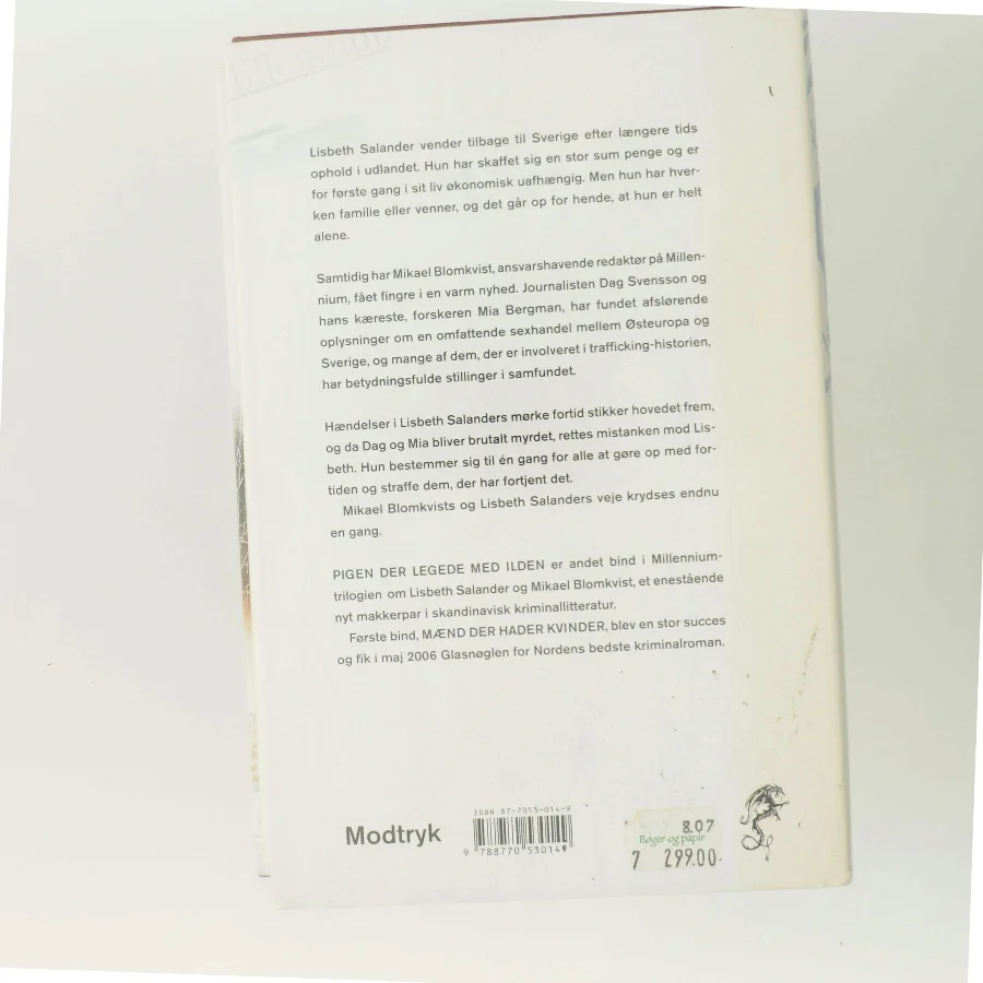 Pigen Der Legede Med Ilden af Larsson, Stieg (Bog)