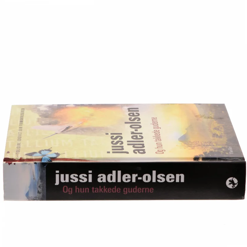 Og hun takkede guderne af Jussi Adler-Olsen (Bog)