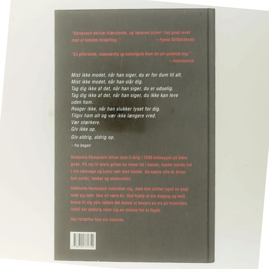 3096 Dage af Natascha Kampusch (Bog)