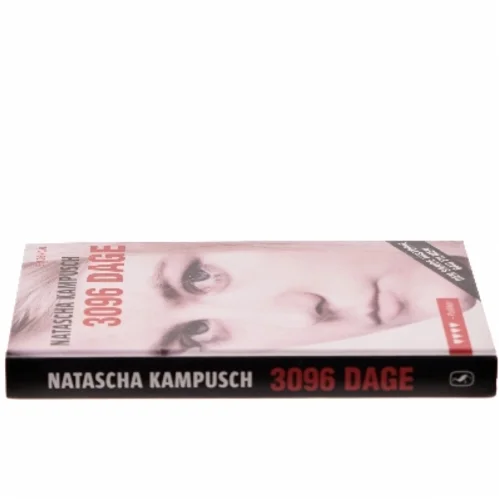 3096 Dage af Natascha Kampusch (Bog)