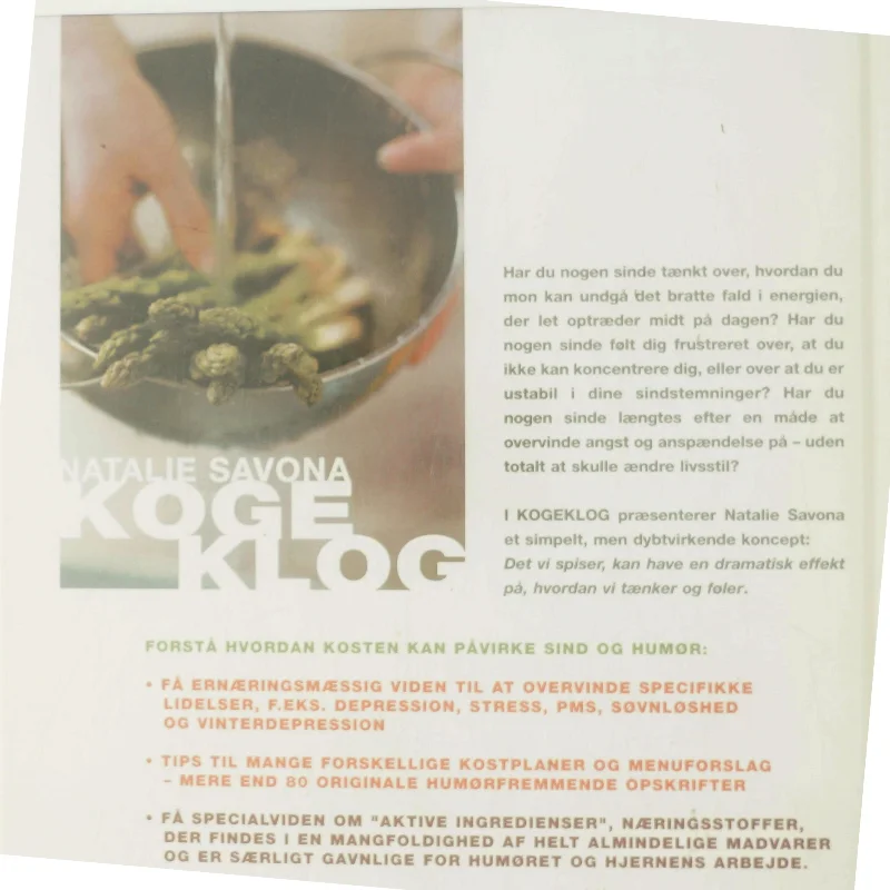 Koge klog : mad og opskrifter der skaber velvære af Natalie Savona (Bog)