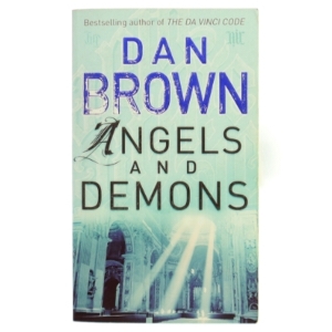 Angels and Demons by Dan Brown af Brown, Dan (Bog)