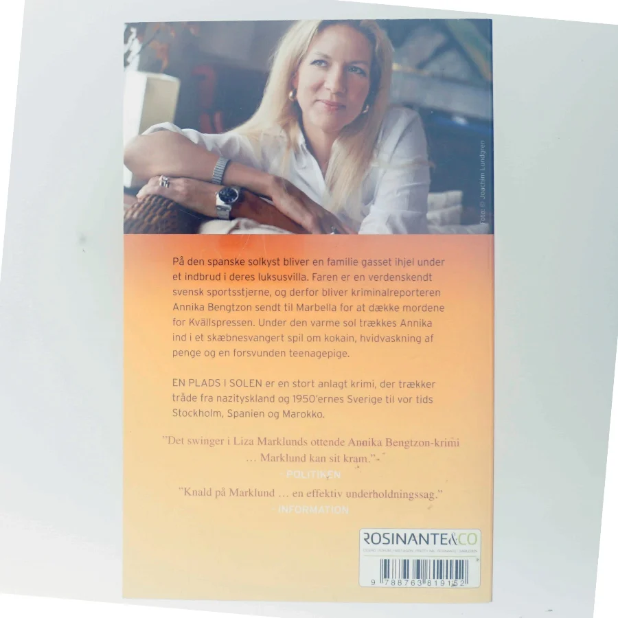 En plads i solen : krimi af Liza Marklund (Bog)