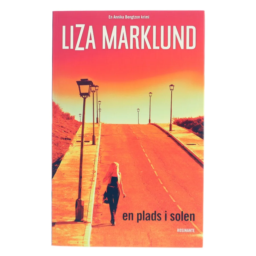 En plads i solen af Liza Marklund (Bog)