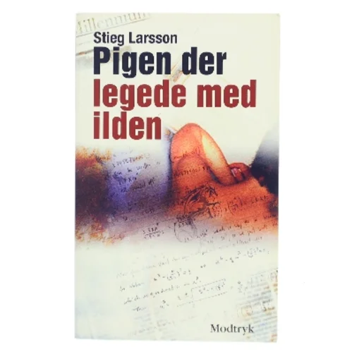 Pigen Der Legede Med Ilden (Millennium, 2. Bind) af Stieg Larsson (Bog)