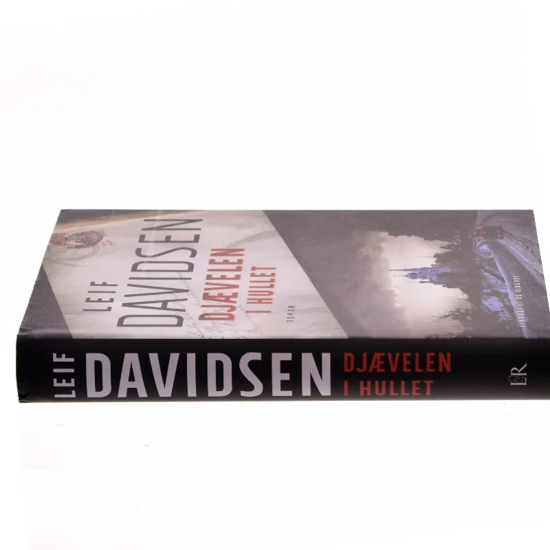 Djævelen i hullet af Leif Davidsen (Bog)