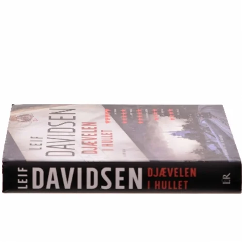 Djævelen i hullet af Leif Davidsen (Bog)