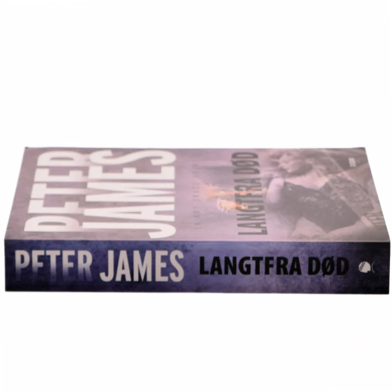 Langtfra død af Peter James (f. 1948) (Bog)