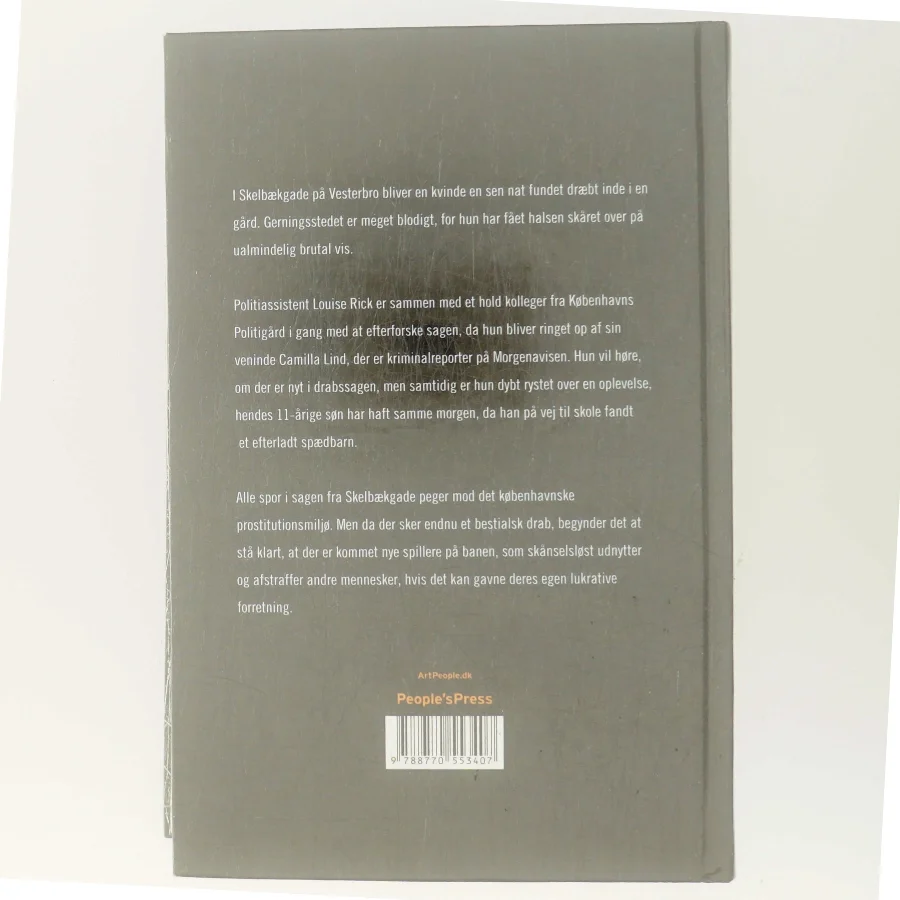 Aldrig mere fri : krimi af Sara Blædel (Bog)