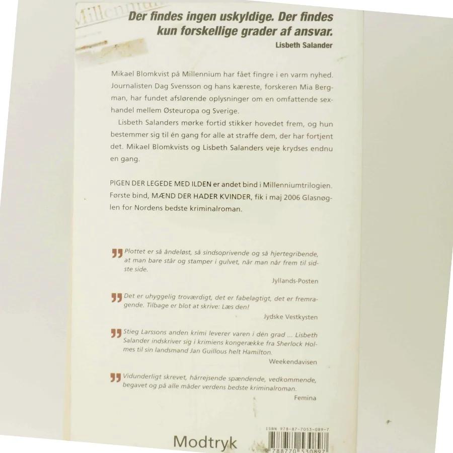 Pigen Der Legede Med Ilden (Millennium, 2. Bind) af Stieg Larsson (Bog)