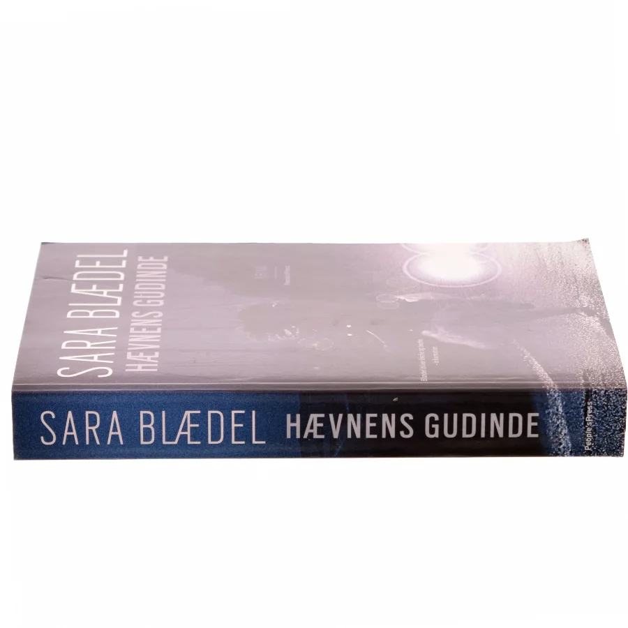 Hævnens gudinde : krimi af Sara Blædel (Bog)