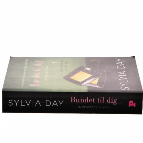 Bundet til dig - en Crossfire-roman af Sylvia Day (Bog)