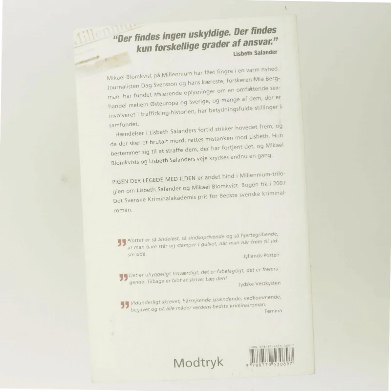 Pigen Der Legede Med Ilden (Millennium, 2. Bind) af Stieg Larsson (Bog)