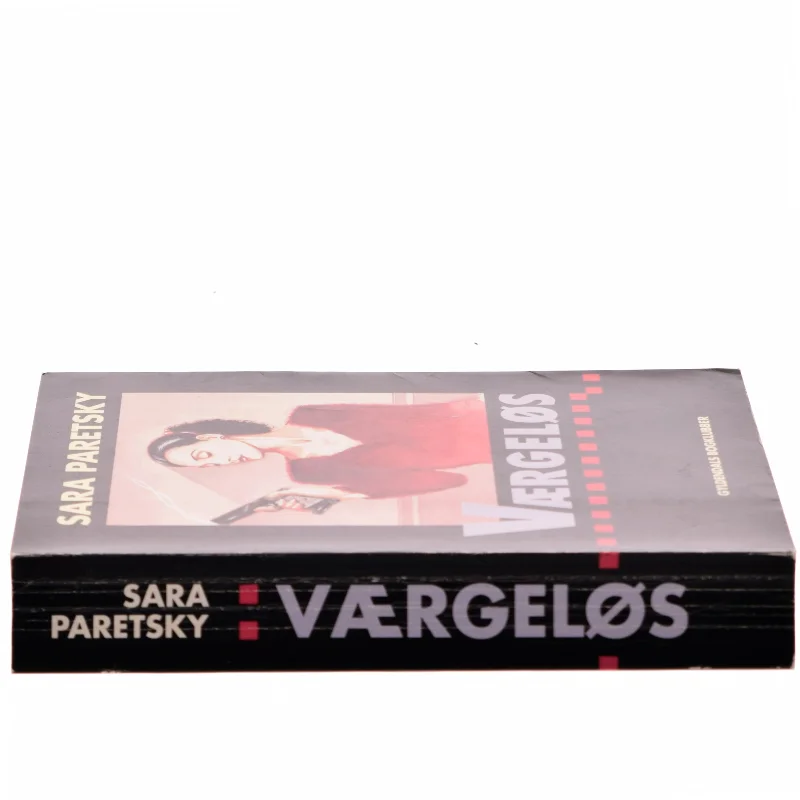 Værgeløs - Sara Paretsky fra Gyldendals Bogklubber
