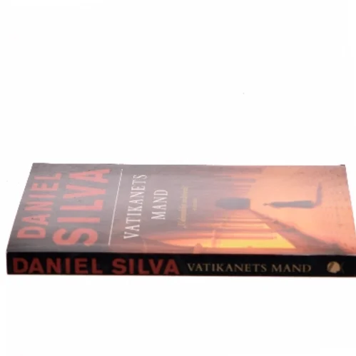 Vatikanets mand af Daniel Silva (Bog)