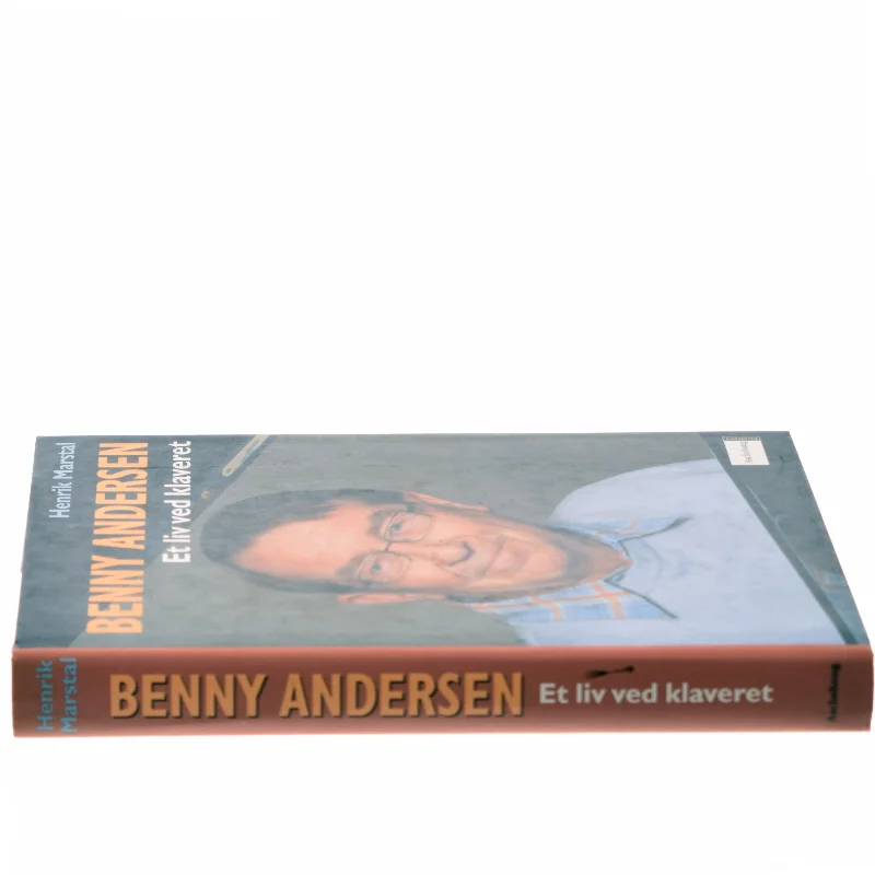Benny Andersen - et liv ved klaveret af Henrik Marstal (Bog)