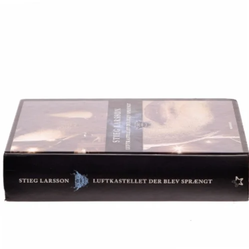 Luftkastellet Der Blev Sprængt (in Danish) (Bog)