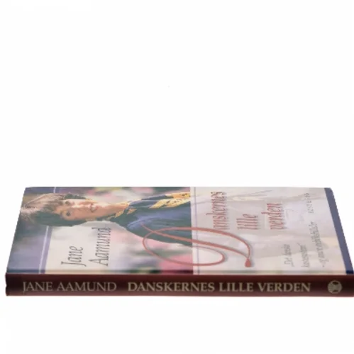 Danskernes lille verden af Jane Aamund (Bog)