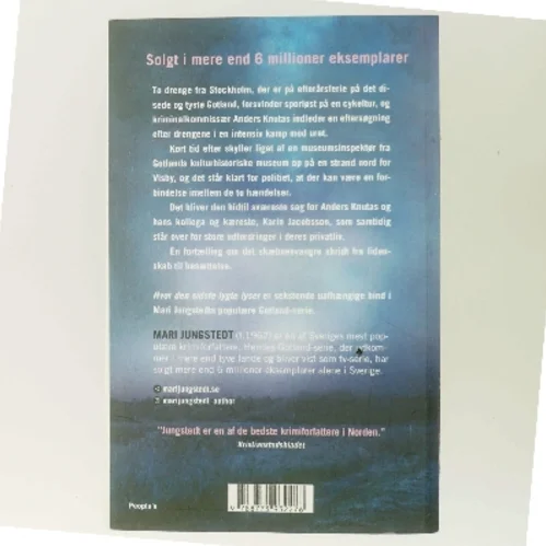 Hvor den sidste lygte lyser : kriminalroman af Mari Jungstedt (Bog)