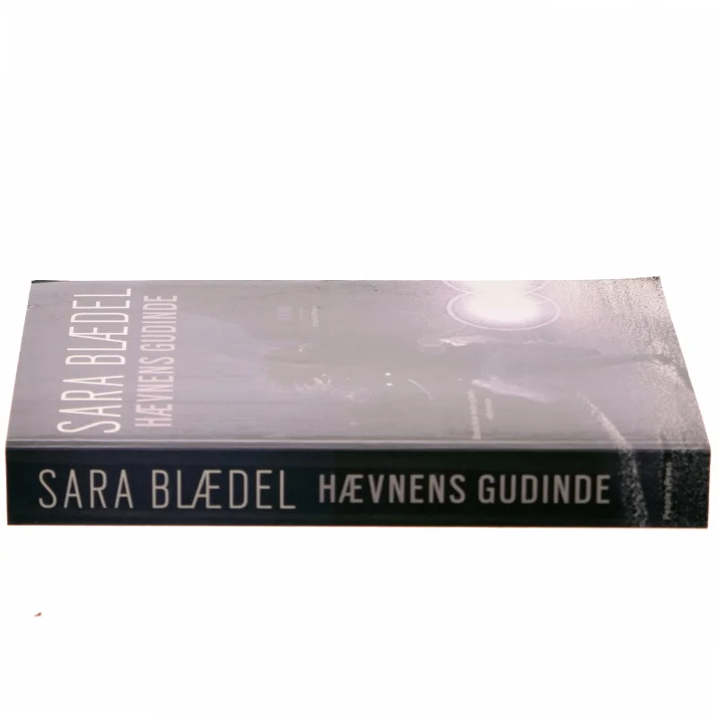 Hævnens gudinde : krimi af Sara Blædel (Bog)