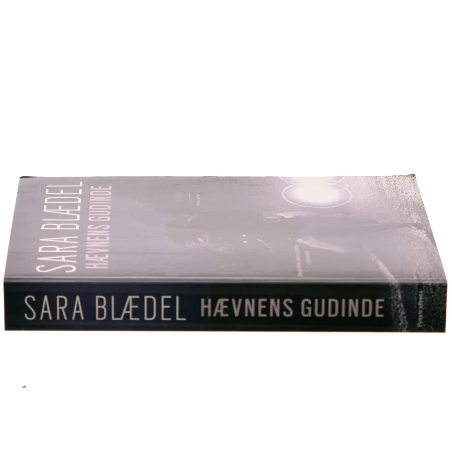 Hævnens gudinde : krimi af Sara Blædel (Bog)