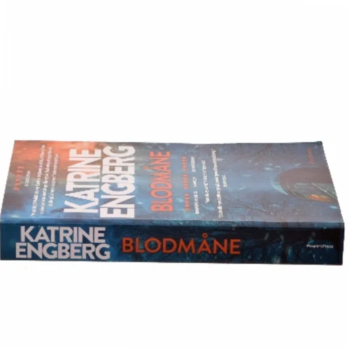 Blodmåne : kriminalroman af Katrine Engberg (Bog)