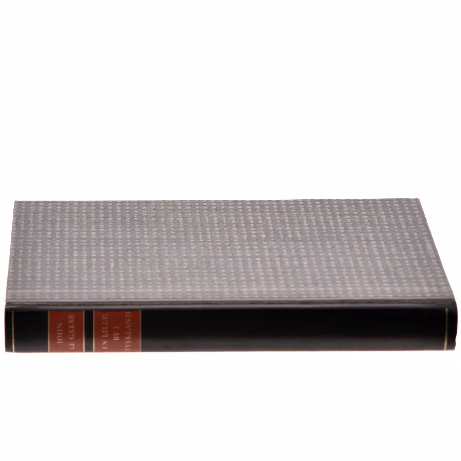 En lille by i Tyskland af John le Carré (Bog)