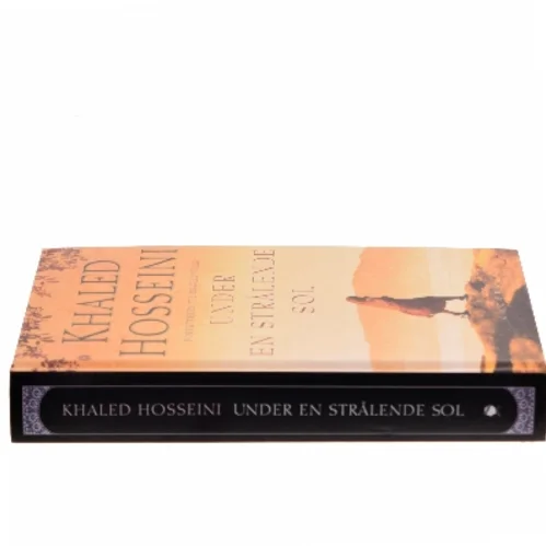 Under en strålende sol af Khaled Hosseini (Bog)