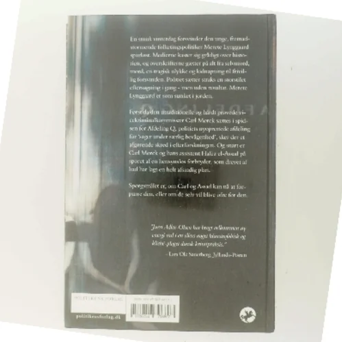 Kvinden i buret af Jussi Adler-Olsen (Bog)