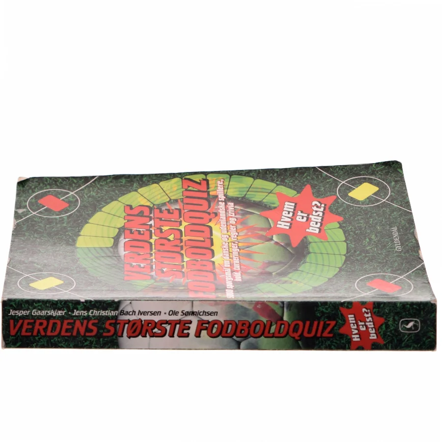Verdens største fodboldquiz : 5000 spørgsmål om danske og udenlandske spillere, hold, turneringer, regler og trivia af Jesper Gaarskjær (Bog)