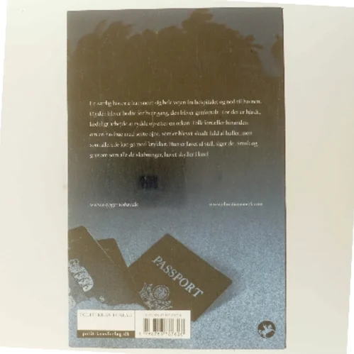 Skyggernes hav af Christian Mørk (Bog)