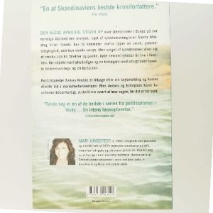 Den du elsker : kriminalroman af Mari Jungstedt (Bog)