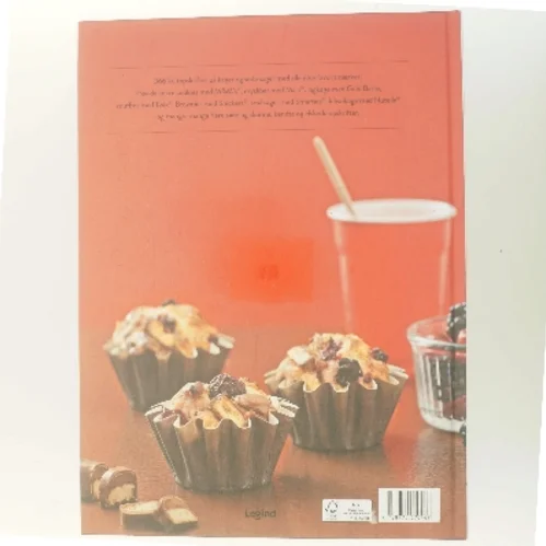 Den store kagebog : 366 kultopskrifter : Nutella, M&M's, Mars, Chamallows, Toms Guld Barre, Twix, cola, Toms Skildpadde, Haribo, Snickers, Den Gamle Fabrik, Toms Ekstra, Smarties, Galle & Jessen af Ukendt (Bog)
