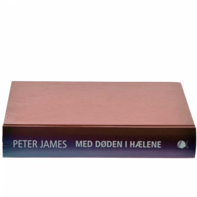 Med døden i hælene af Peter James (Bog)