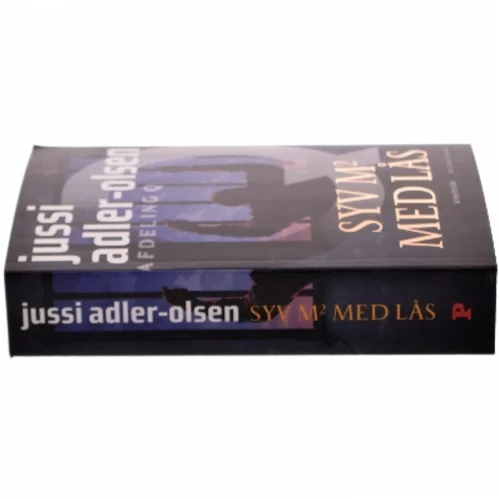 Syv kvadratmeter med lås : krimithriller af Jussi Adler-Olsen (Bog)