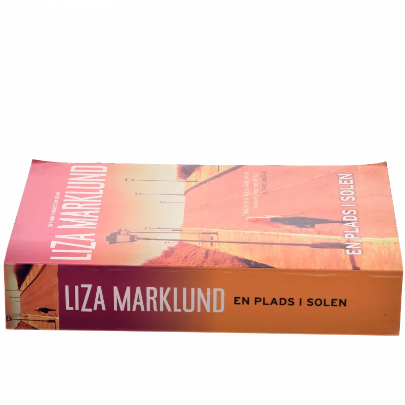 En plads i solen : krimi af Liza Marklund (Bog)