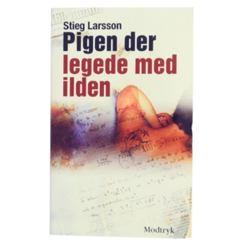 Pigen Der Legede Med Ilden (Millennium, 2. Bind) af Stieg Larsson (Bog)