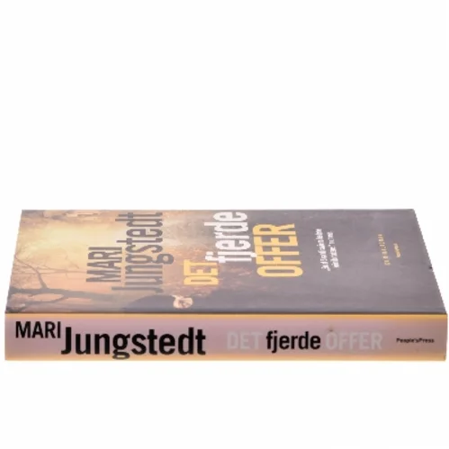 Det fjerde offer : kriminalroman af Mari Jungstedt (Bog)