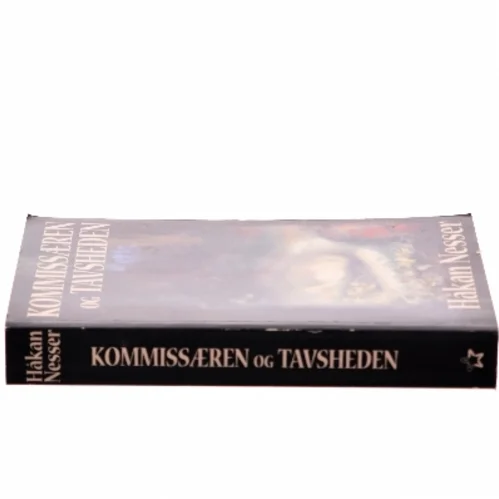 Kommissæren og tavsheden af Håkan Nesser (Bog)