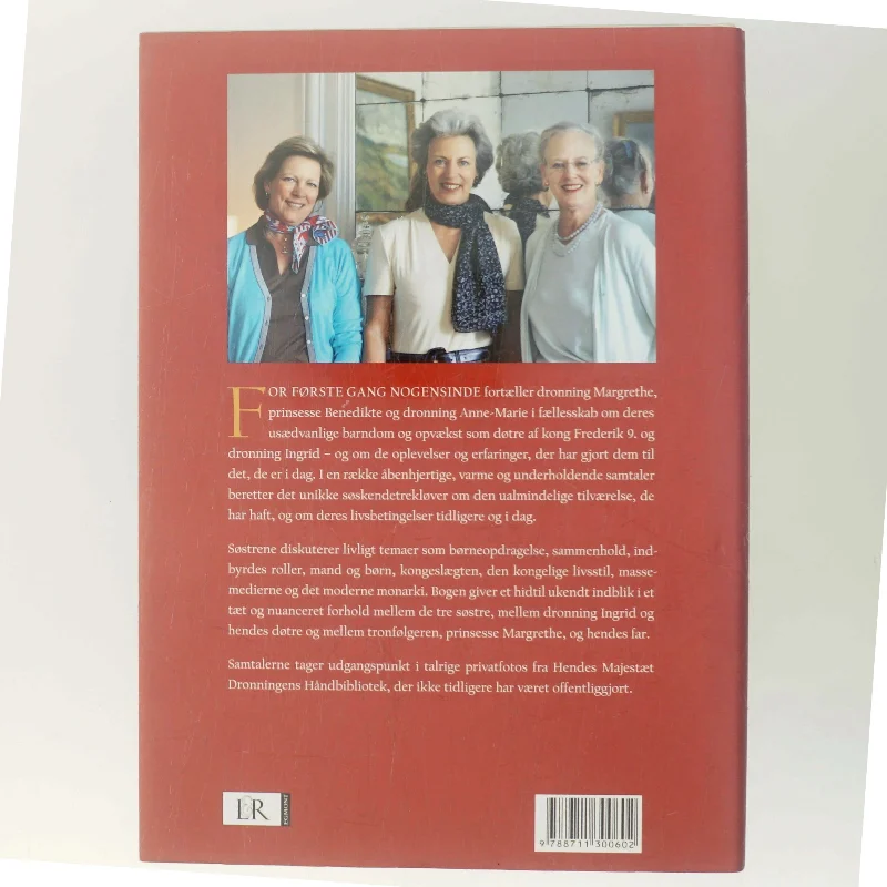 Tre søstre : samtaler mellem dronning Margrethe, prinsesse Benedikte og dronning Anne-Marie af Jon Bloch Skipper (Bog)