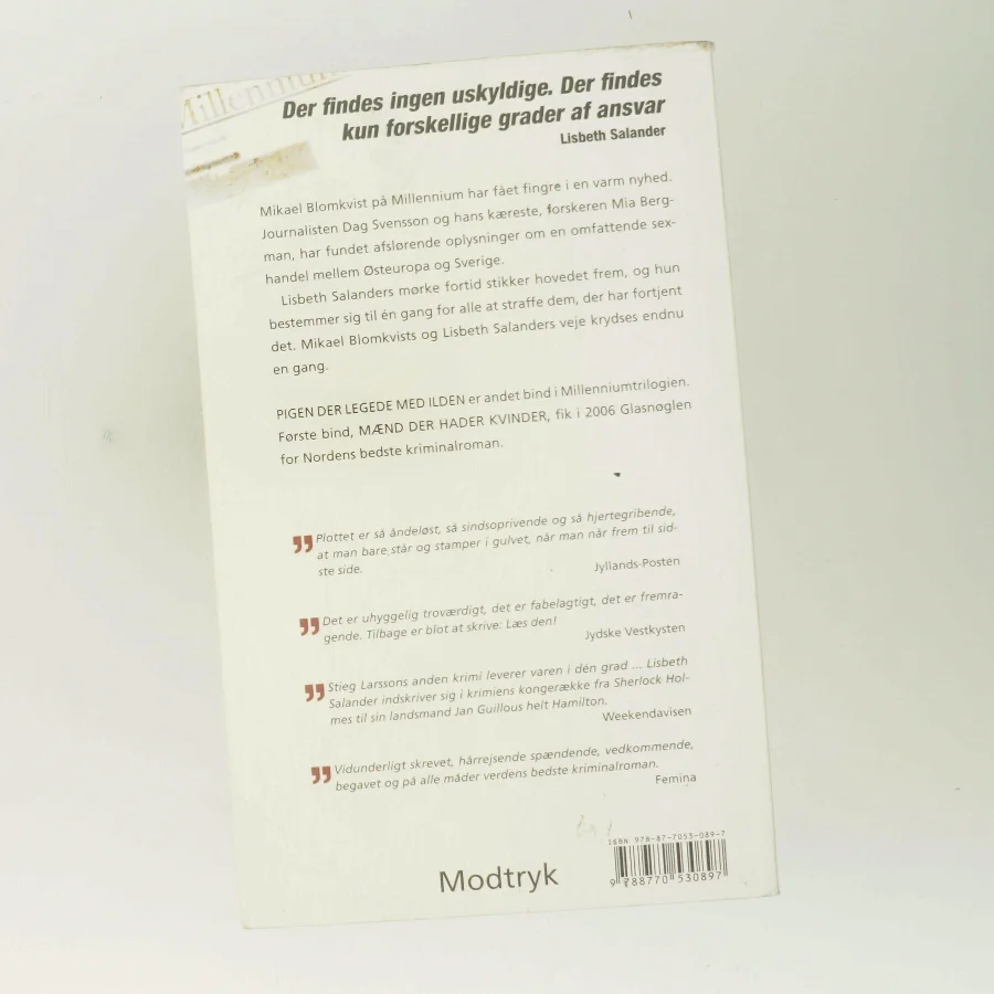 Pigen Der Legede Med Ilden (Millennium, 2. Bind) af Stieg Larsson (Bog)