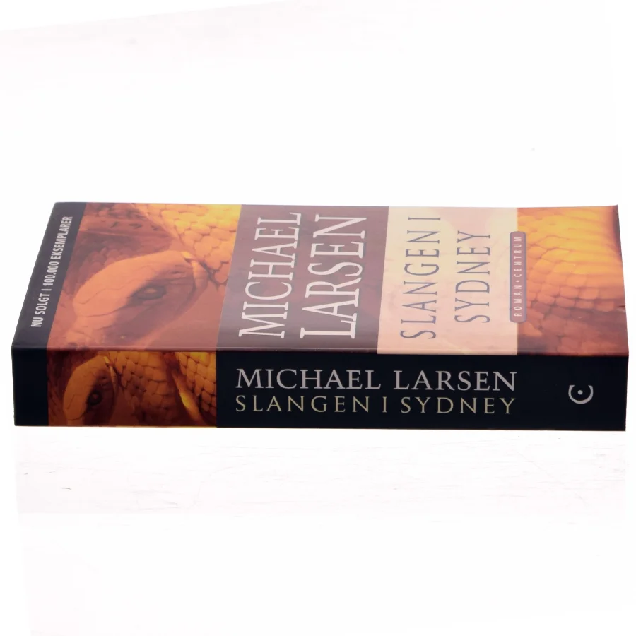 Slangen i Sydney : roman af Michael Larsen (f. 1961) (Bog)