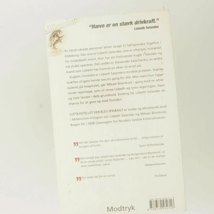 Luftkastellet Der Blev Spraengt (af Stieg Larsson) [Imported] [Paperback] (Danish) (Millennium, 3. Bind) af Stieg Larsson (Bog)