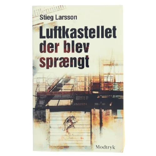 Luftkastellet Der Blev Spraengt (af Stieg Larsson) [Imported] [Paperback] (Danish) (Millennium, 3. Bind) af Stieg Larsson (Bog)